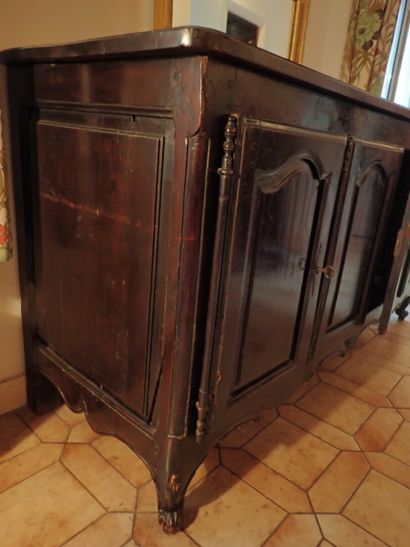 Buffet enfilade en noyer ouvrant à quatre...