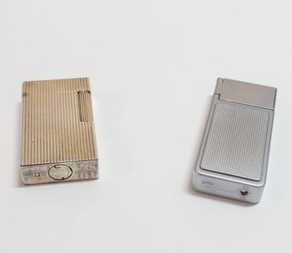 S.T. DUPONT Paris.

Lighter.

In its case,...