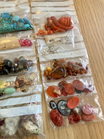 Important batch of imitation and ornamental...