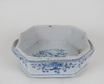 NEVER.

Octagonal planter with two handles,...