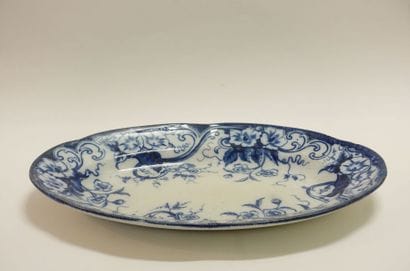 Ceramic set including a set of six porcelain...