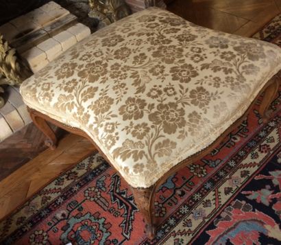 Grand tabouret rectangulaire en hêtre mouluré...