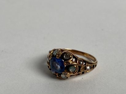 585 thousandths yellow gold ring set with...