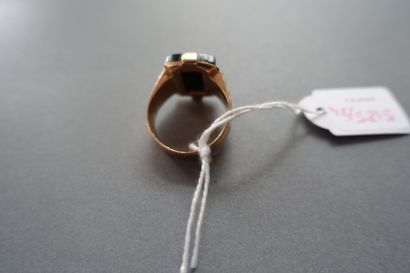 Ring in 750 thousandths gold, decorated with...
