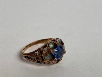 585 thousandths yellow gold ring set with...