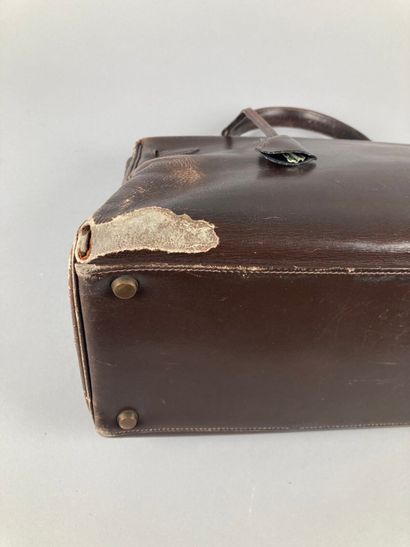 HERMÈS Paris
Sac Kelly 35 en box chocolat,...