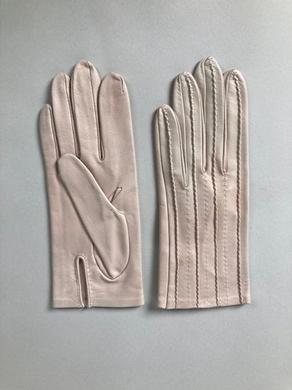 HERMÈS Paris, Made in France
Paire de gants...