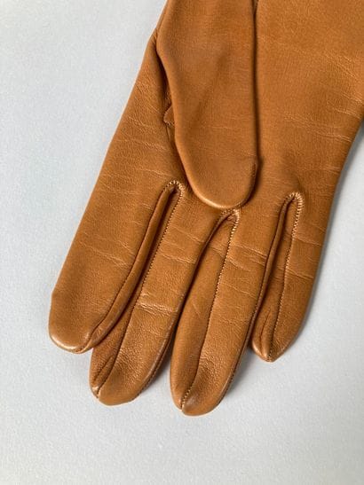 HERMÈS Paris, Made in France
Paire de gants...