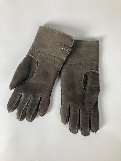 HERMÈS Paris, Made in France
Paire de gants...