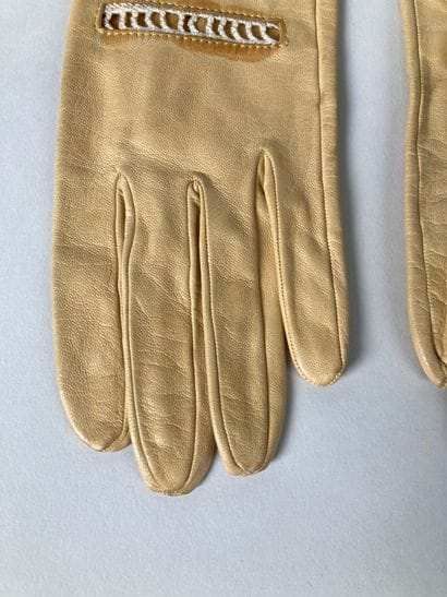 Attribuée à HERMÈS Paris
Paire de gants en...
