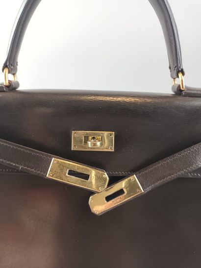 HERMÈS Paris 
Sac Kelly 29 en box marron,...