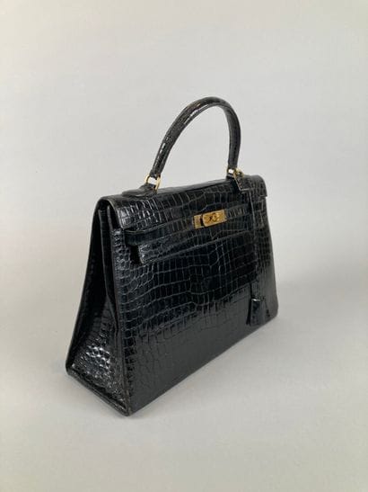 HERMÈS Paris
Sac Kelly 32 en crocodile noir,...