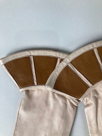 HERMÈS Paris, Made in France
Paire de gants...