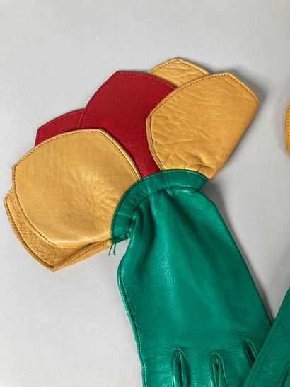 HERMÈS Paris, Made in France
Paire de gants...