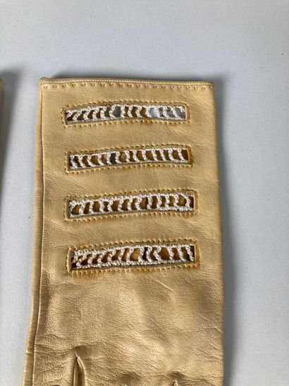 Attribuée à HERMÈS Paris
Paire de gants en...