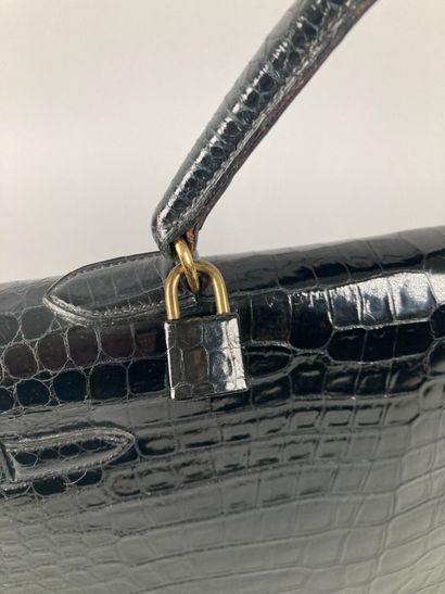 HERMÈS Paris
Sac Kelly 35 en crocodile noir,...
