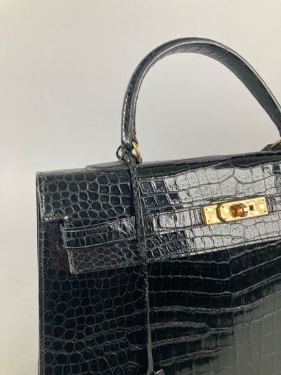 HERMÈS Paris
Sac Kelly 35 en crocodile noir,...