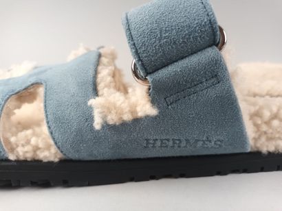 HERMÈS Paris 
Paire de sandales nu-pied Chypre...