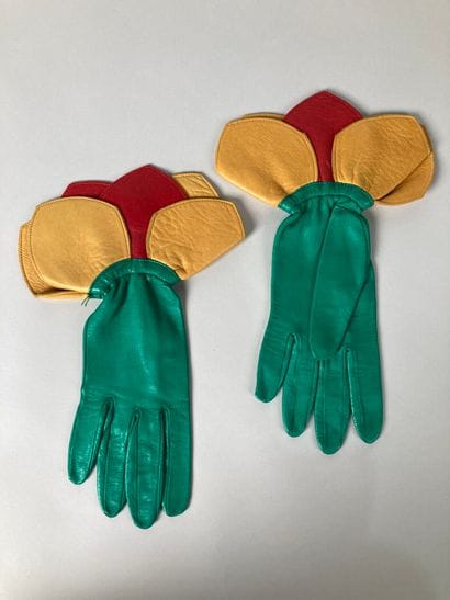 HERMÈS Paris, Made in France
Paire de gants...