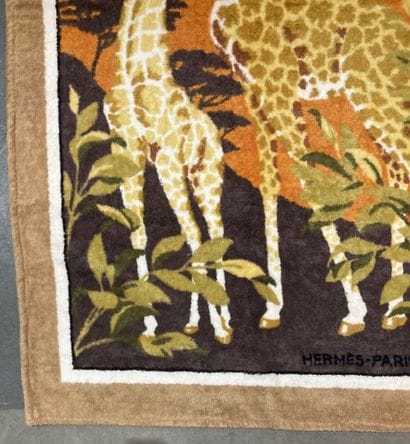 HERMÈS Paris
Drap de bain vertical en éponge...