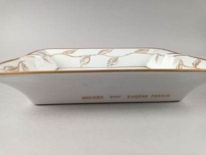 HERMÈS pour Eugène Perrin
Cendrier en porcelaine...