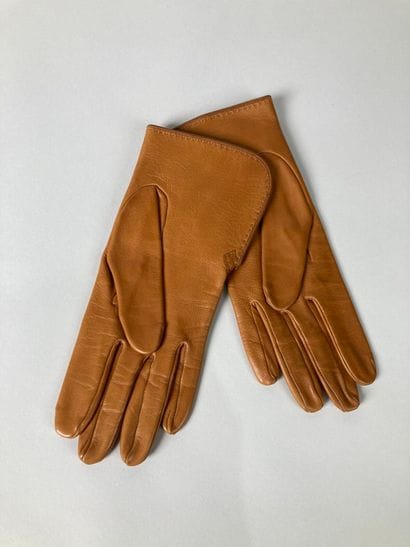 HERMÈS Paris, Made in France
Paire de gants...