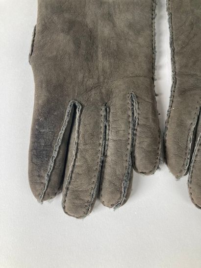 HERMÈS Paris, Made in France
Paire de gants...