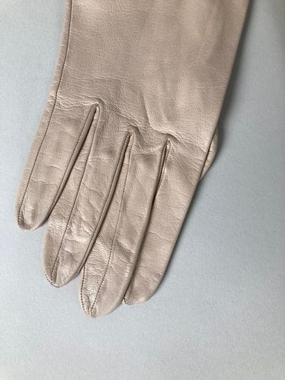 HERMÈS Paris, Made in France
Paire de gants...