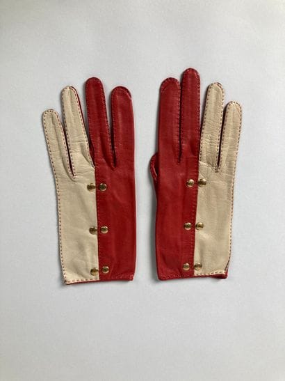 HERMÈS Paris
Paire de gants bicolore en cuir...