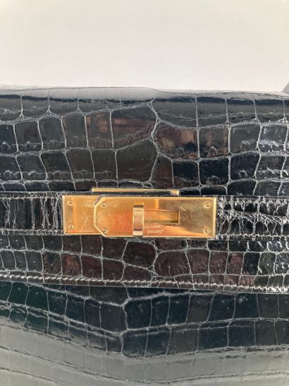 HERMÈS Paris
Sac Kelly 35 en crocodile noir,...