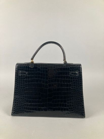 HERMÈS Paris
Sac Kelly 35 en crocodile noir,...
