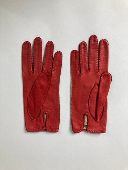 HERMÈS Paris
Paire de gants bicolore en cuir...