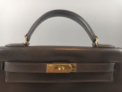 HERMÈS Paris 
Sac Kelly 29 en box marron,...
