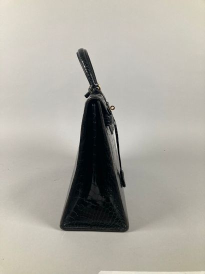 HERMÈS Paris
Sac Kelly 35 en crocodile noir,...
