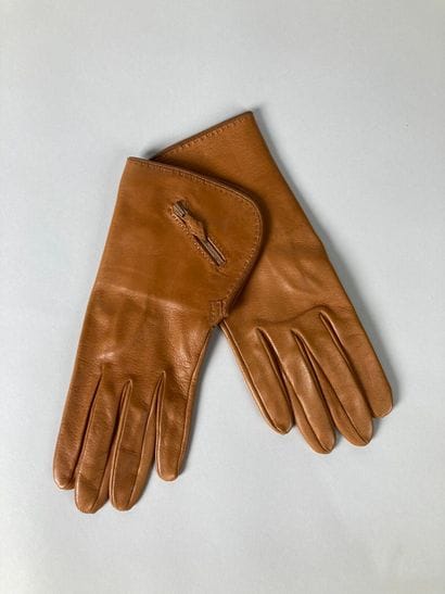 HERMÈS Paris, Made in France
Paire de gants...