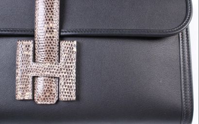 HERMÈS Paris made in France, 2022
Pochette...