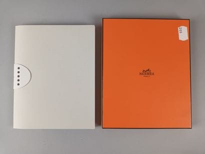 HERMÈS Paris, Made in France
Petit cahier...