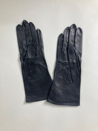 HERMÈS Paris, Made in France
Paire de gants...