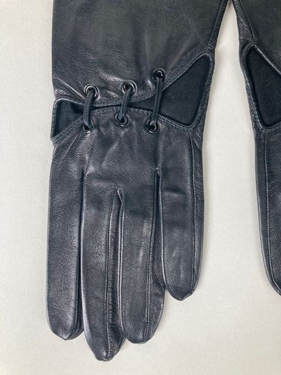 HERMÈS Paris, Made in France
Paire de gants...
