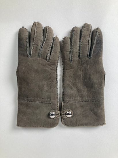 HERMÈS Paris, Made in France
Paire de gants...