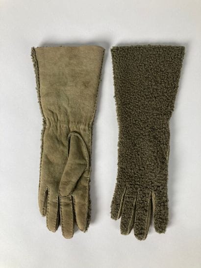 HERMÈS Paris, Made in France
Paire de gants...
