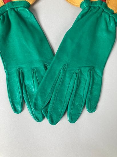 HERMÈS Paris, Made in France
Paire de gants...