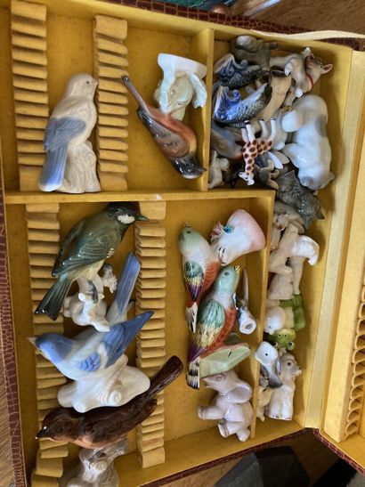 Collection d'oiseaux en porcelaine polychrome

Dans...