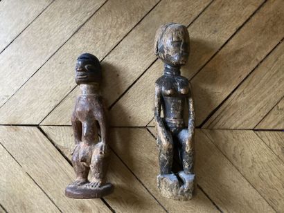 AFRIQUE 

Réunion de deux sujets en bois...