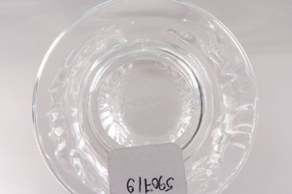 LALIQUE France 

Petit vase pansu en cristal...