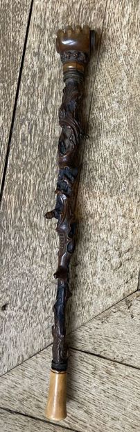 EXTRÊME-ORIENT 

Pipe à opium en bois sculpté...