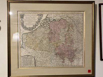 Réunion de trois cartes

Encadrées, sous...