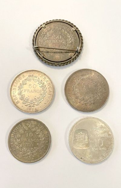 Lot de pièces en argent comprenant deux pièces...