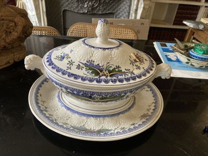 Pot à oille couvert et son présentoir en...