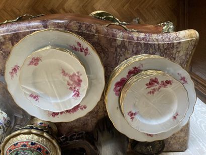 MEISSEN

Partie de service en porcelaine...